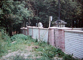 Hřbitovní zeď